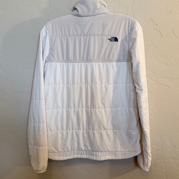 The North Face quarter zip - Picture 2 of 11